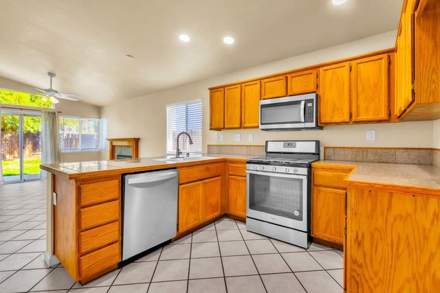 8981 Mandalay Ct, Elk Grove, CA 95624