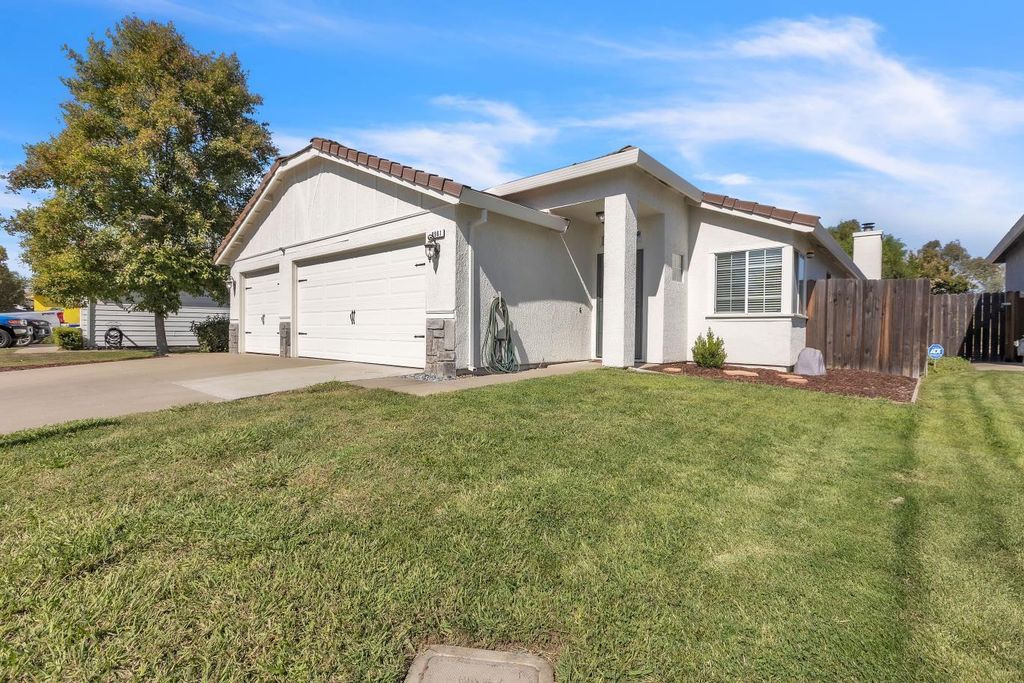 8981 Mandalay Ct, Elk Grove, CA 95624
