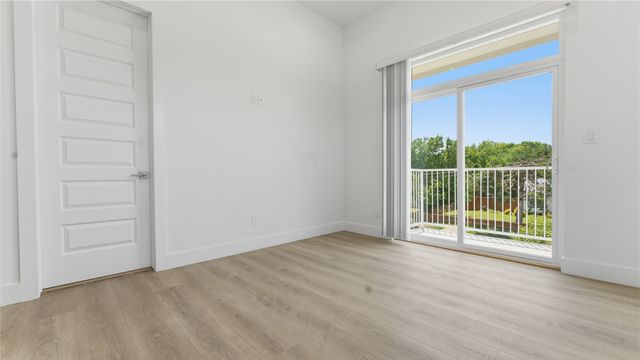 2925 spruce valley Lane 310, Dallas, TX 75233