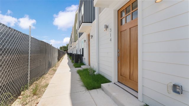2925 spruce valley Lane 310, Dallas, TX 75233