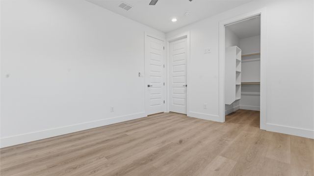 2925 spruce valley Lane 310, Dallas, TX 75233