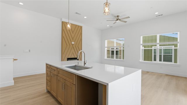 2925 spruce valley Lane 310, Dallas, TX 75233