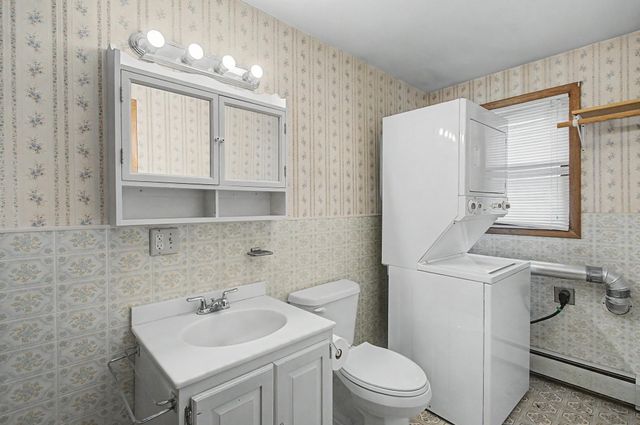 612 Vermont Route 15 West, Hyde Park, VT 05655