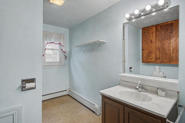 612 Vermont Route 15 West, Hyde Park, VT 05655