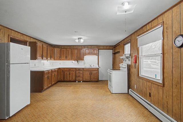 612 Vermont Route 15 West, Hyde Park, VT 05655