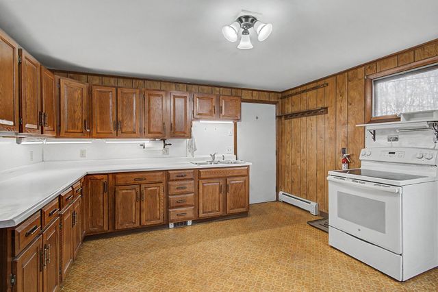 612 Vermont Route 15 West, Hyde Park, VT 05655