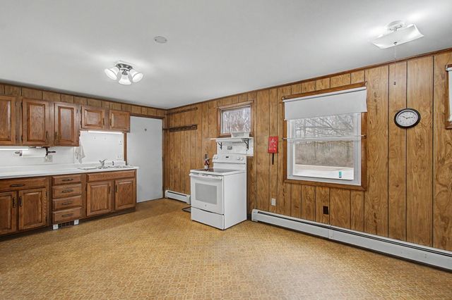 612 Vermont Route 15 West, Hyde Park, VT 05655