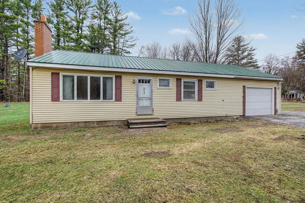 612 Vermont Route 15 West, Hyde Park, VT 05655
