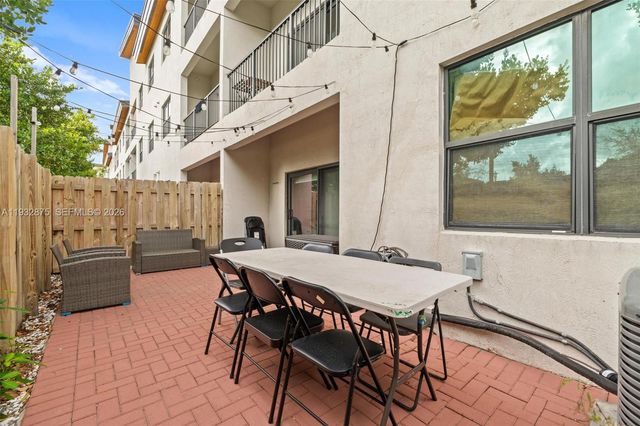 7809 NW 104th Ave 1, Doral, FL 33178