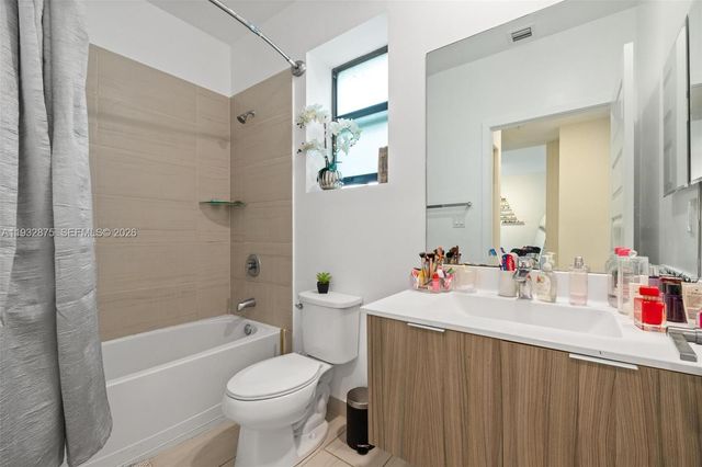 7809 NW 104th Ave 1, Doral, FL 33178