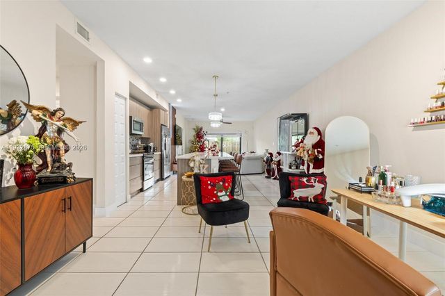 7809 NW 104th Ave 1, Doral, FL 33178