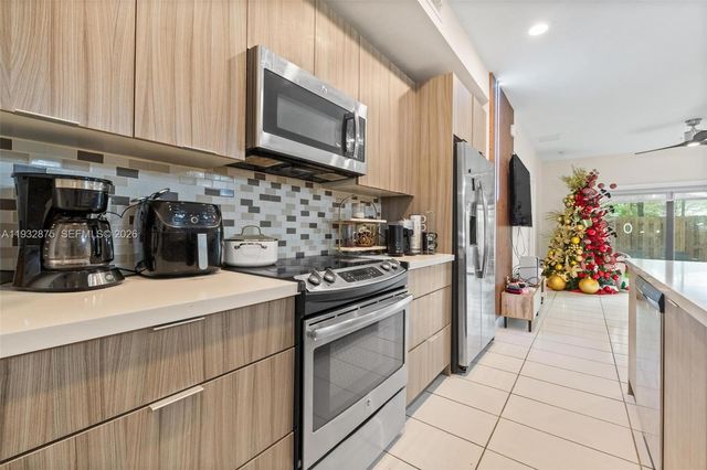 7809 NW 104th Ave 1, Doral, FL 33178