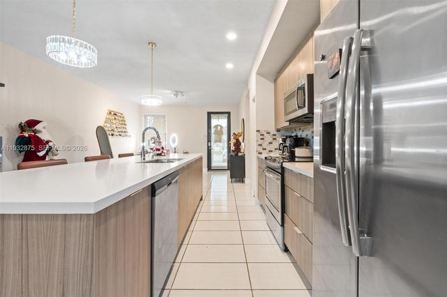 7809 NW 104th Ave 1, Doral, FL 33178