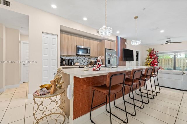 7809 NW 104th Ave 1, Doral, FL 33178