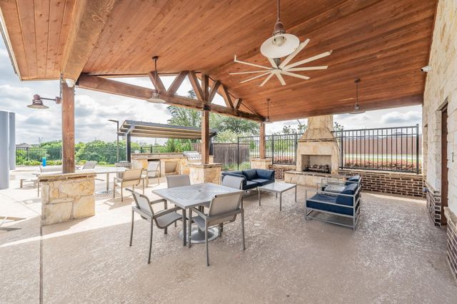 4500 Lakeside Hollow Street, Fort Worth, TX 76262