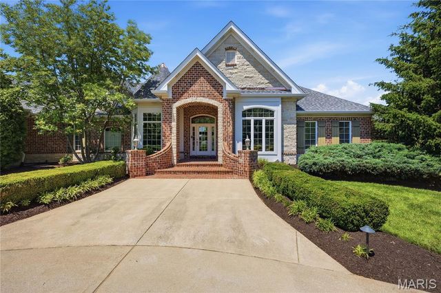 238 Cornwall Drive, Weldon Spring, MO 63304