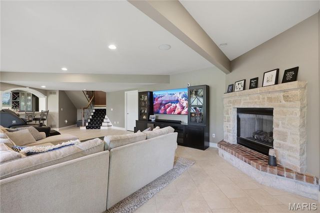 238 Cornwall Drive, Weldon Spring, MO 63304