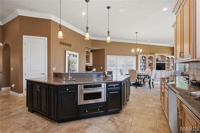 238 Cornwall Drive, Weldon Spring, MO 63304