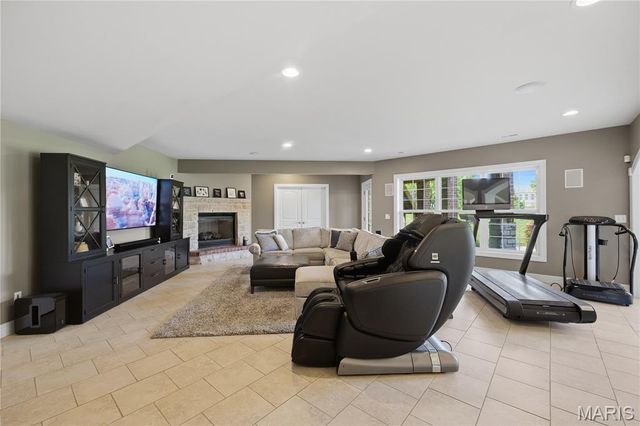 238 Cornwall Drive, Weldon Spring, MO 63304