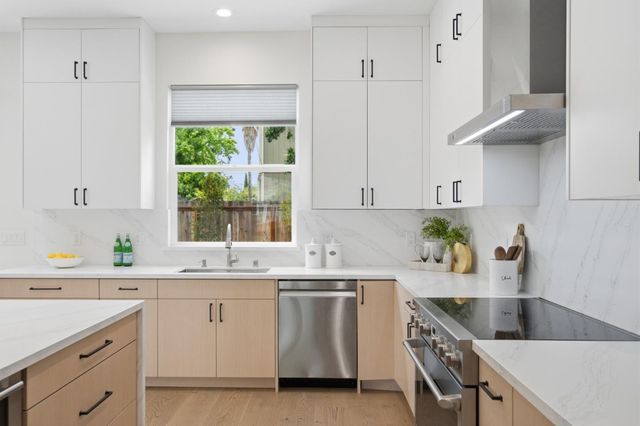 308 Redwood Avenue, Redwood City, CA 94061