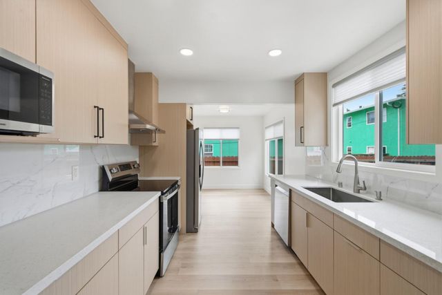 308 Redwood Avenue, Redwood City, CA 94061