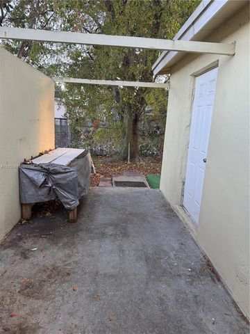 6532 SW 18th Court, North Lauderdale, FL 33068