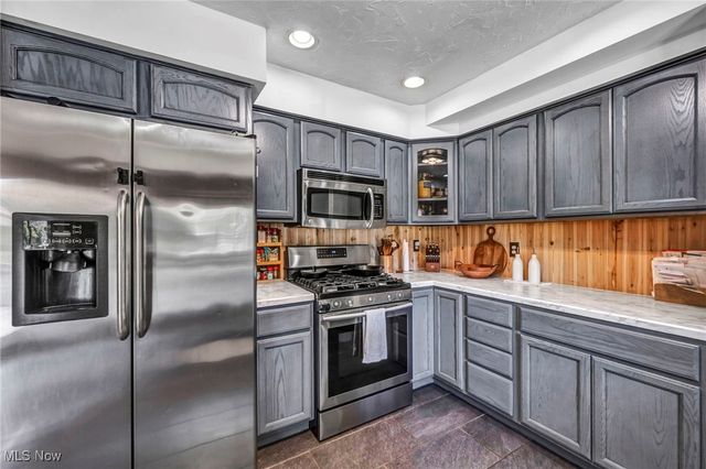 8282 Fairlane Drive, Macedonia, OH 44056