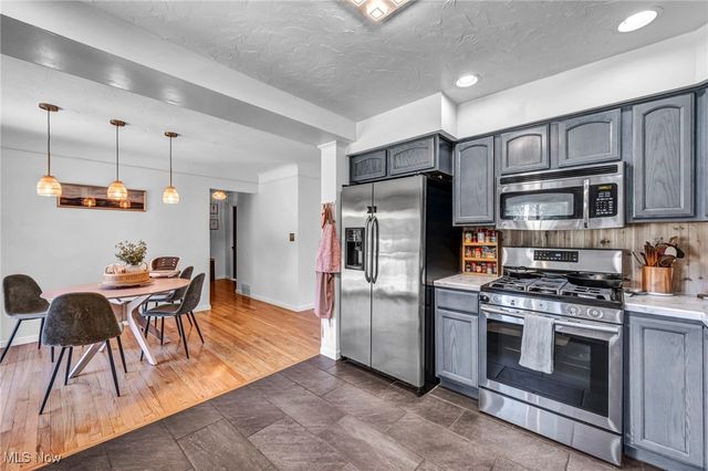 8282 Fairlane Drive, Macedonia, OH 44056