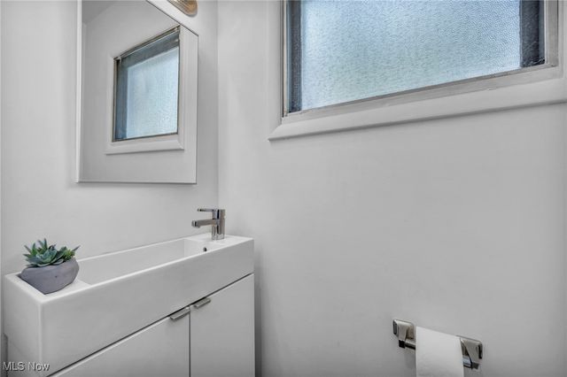 8282 Fairlane Drive, Macedonia, OH 44056