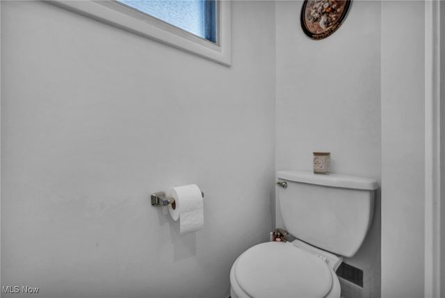 8282 Fairlane Drive, Macedonia, OH 44056