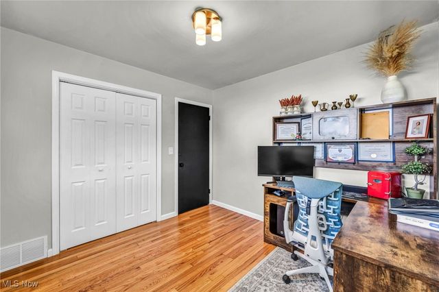 8282 Fairlane Drive, Macedonia, OH 44056