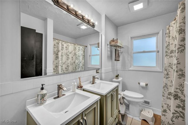 8282 Fairlane Drive, Macedonia, OH 44056