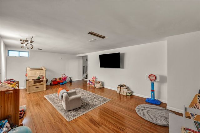 8282 Fairlane Drive, Macedonia, OH 44056