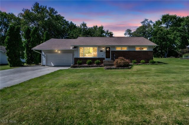 8282 Fairlane Drive, Macedonia, OH 44056