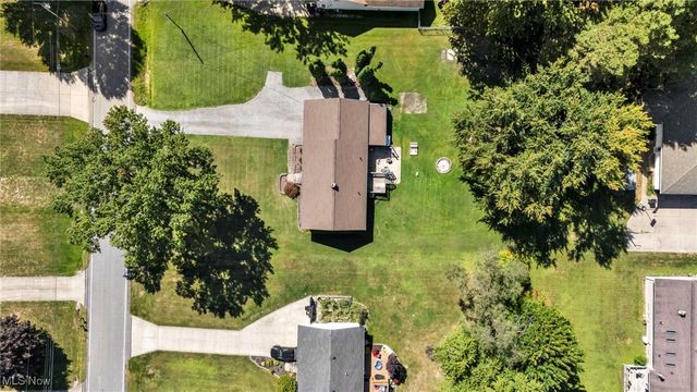 8282 Fairlane Drive, Macedonia, OH 44056