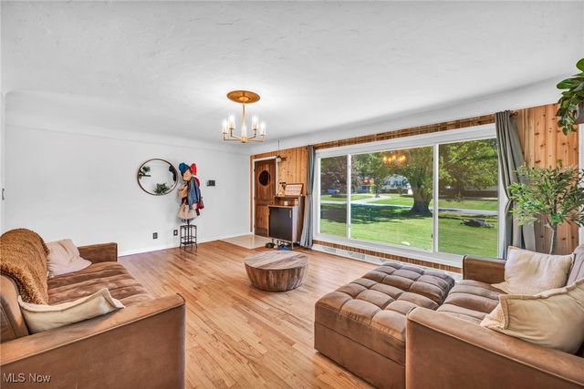 8282 Fairlane Drive, Macedonia, OH 44056