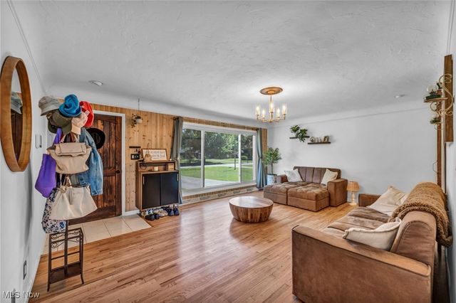 8282 Fairlane Drive, Macedonia, OH 44056