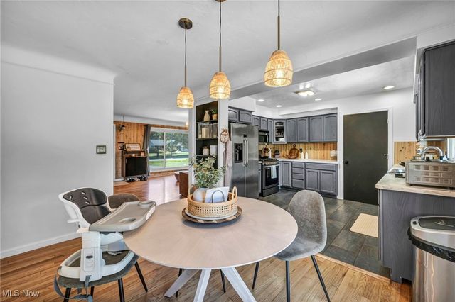 8282 Fairlane Drive, Macedonia, OH 44056