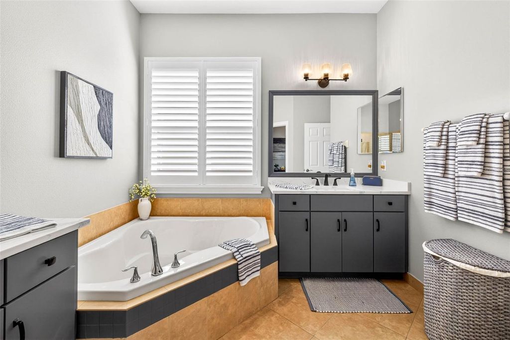 Image 36 of property listing at 15912 COBBLE MILL DRIVE, Wimauma, FL 33598