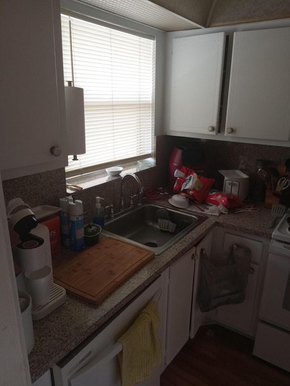 2901 E Sunrise Lakes Drive E 202, Sunrise, FL 33322