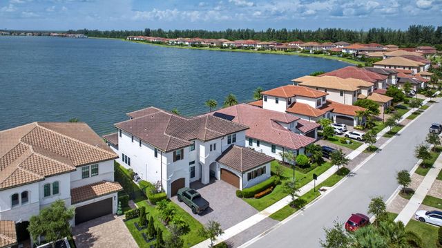 12450 N PARKLAND BAY Trail, Parkland, FL 33076