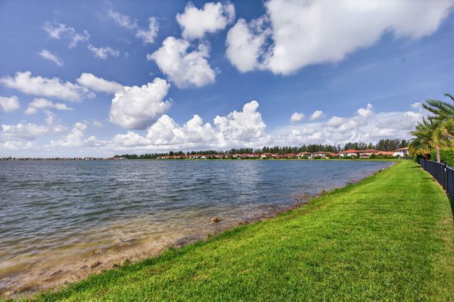 12450 N PARKLAND BAY Trail, Parkland, FL 33076