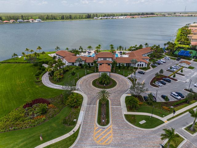 12450 N PARKLAND BAY Trail, Parkland, FL 33076