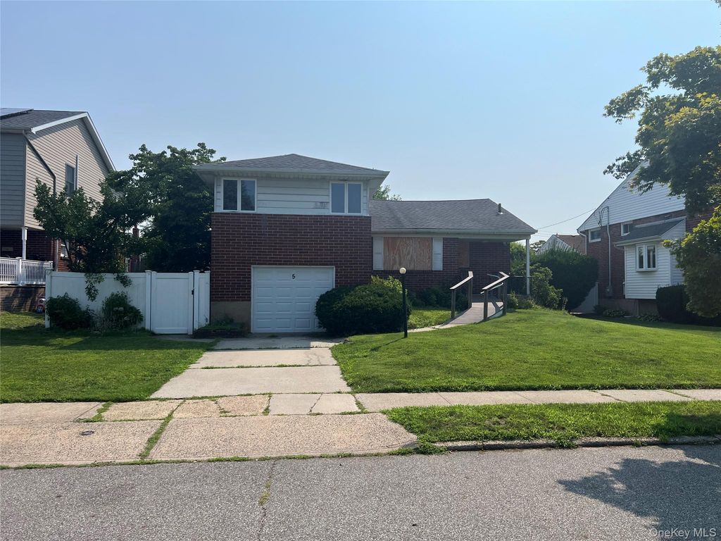 5 Winding Road, Massapequa, NY 11758 — photo 2