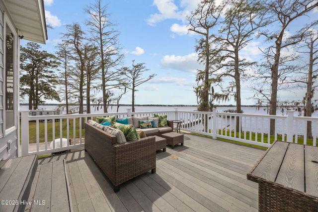 102 Cypress Bay, Washington, NC 27889