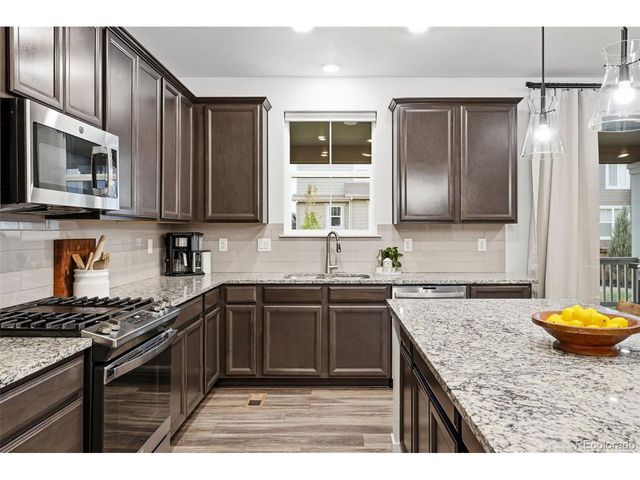 847 Rosevine Ln, Erie, CO 80516
