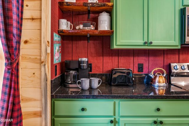 711 Heiden Drive, Gatlinburg, TN 37738