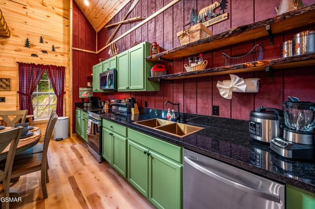 711 Heiden Drive, Gatlinburg, TN 37738