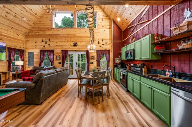 711 Heiden Drive, Gatlinburg, TN 37738