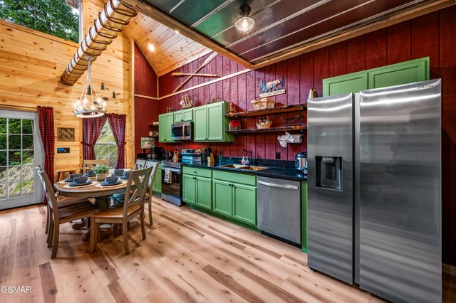 711 Heiden Drive, Gatlinburg, TN 37738